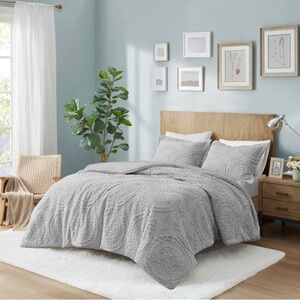 Madison Park Arya Embroidered Medallion Faux Fur Ultra Plush Comforter  Set